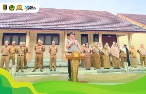 SMKN 1 Gunung Agung Gelar Apel Pagi dan Pembinaan Bersama Kapolsek Gunung Agung